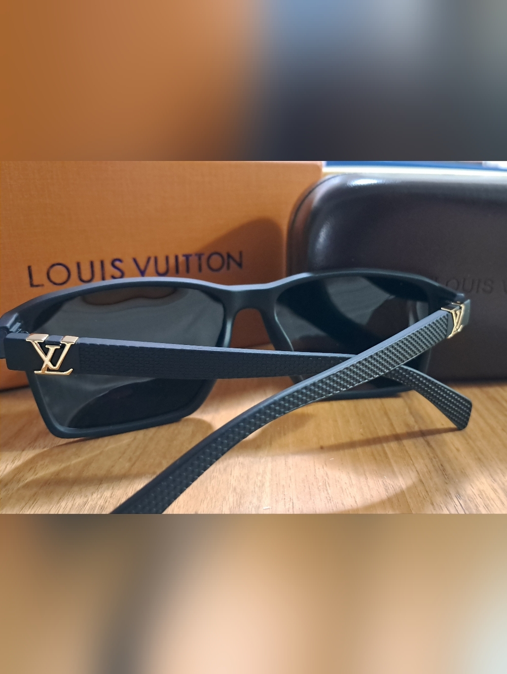 Louis Vuitton Black Frame Sunglasses with Dark Grey Lenses - Picture 6 of 11